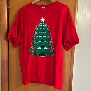Festive Red Christmas Tree mens XL T Shirt